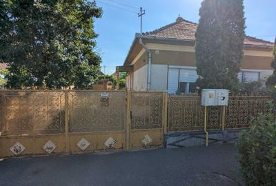 Casă cu 4 camere în Exterior Vest