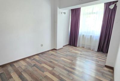 Apartament cu 3 camere semidecomandat în Viziru 1 - 4