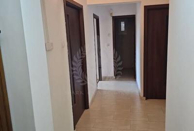 Apartament cu 4 camere decomandat în Republicii - 8