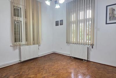 Casă cu 4 camere cu Teren 500 Mp în Far
