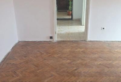 Apartament cu 2 camere semidecomandat în Crihala
