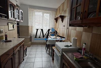 Apartament cu 3 camere decomandat în Ampoi 3
