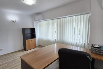 Apartament cu 3 camere în Centrul Civic