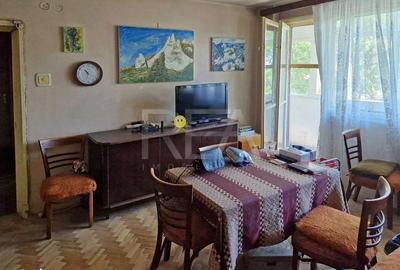 Apartament cu 3 camere semidecomandat în Giulești