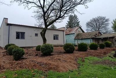 Casă cu 4 camere cu Teren 300 Mp în Coșoveni - 1