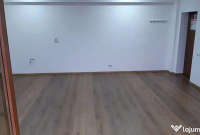 Spațiu comercial, de 55 mp, în Central - 6