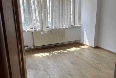 Apartament cu 4 camere decomandat în Central - 6
