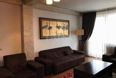 Apartament cu 2 camere semidecomandat, mobilat în Central