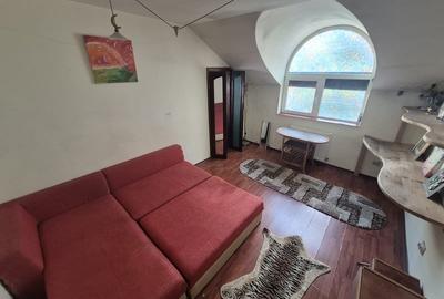 Apartament cu 3 camere decomandat în Podul de Fier - 1