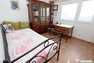 Apartament cu 4 camere decomandat în Titulescu