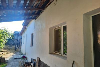 Casă cu 4 camere în Central - 1