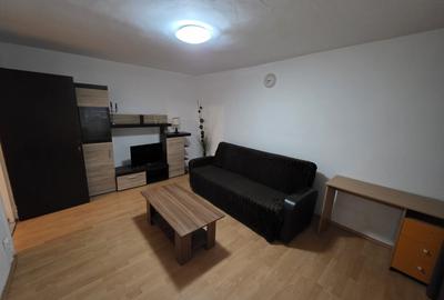 Apartament cu 3 camere decomandat, mobilat în Gorjului