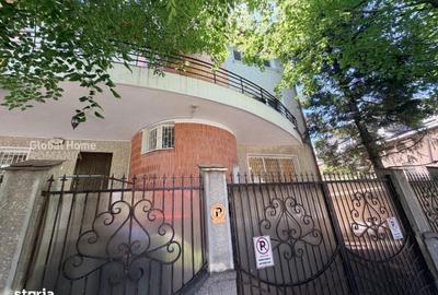 Casă cu 4 camere în Vatra Luminoasă
