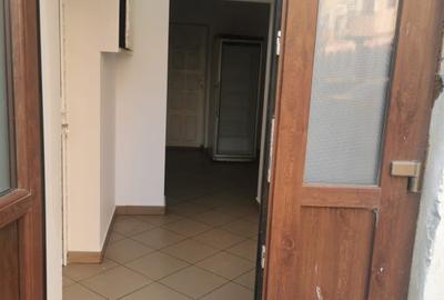 Spațiu comercial, de 100 mp, în Central - 1