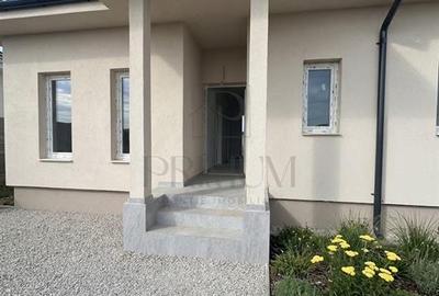 Duplex cu 3 camere cu Teren 300 Mp în Moșnița Nouă