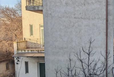 Casă cu 5 camere cu Teren 327 Mp în Km 5 - 4