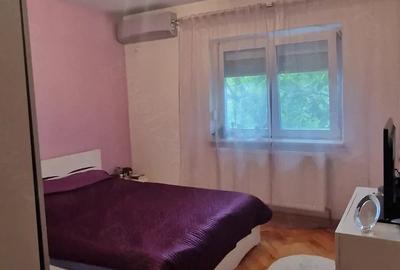 Apartament cu 4 camere decomandat în Aradului