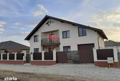 Casă cu 5 camere cu Teren 500 Mp în Unirea