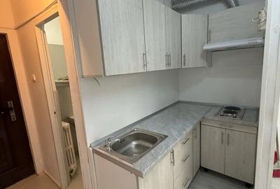 Garsonieră nedecomandată în Central - 1