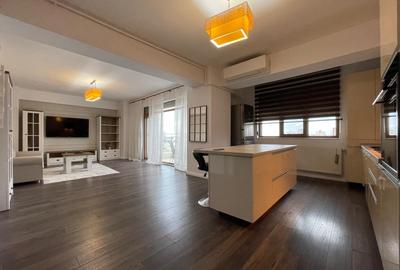 Apartament cu 3 camere decomandat în Faleza Nord
