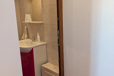 Apartament cu 3 camere decomandat în Dristor