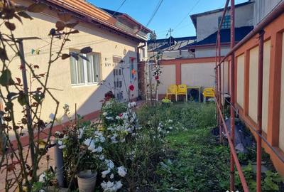 Casă cu 4 camere cu Teren 176 Mp în Tomis II - 5