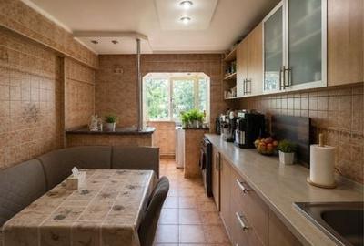 Apartament cu 4 camere decomandat în Central - 3