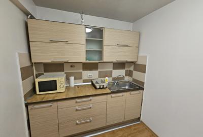 Apartament cu 3 camere decomandat în Soarelui - 8