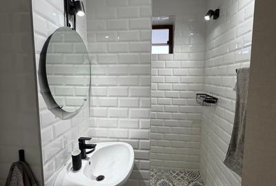 Apartament cu 3 camere semidecomandat în Titan