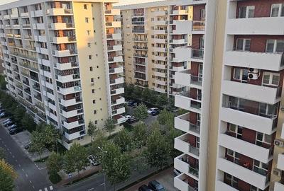 Apartament cu 2 camere decomandat în Apărătorii Patriei