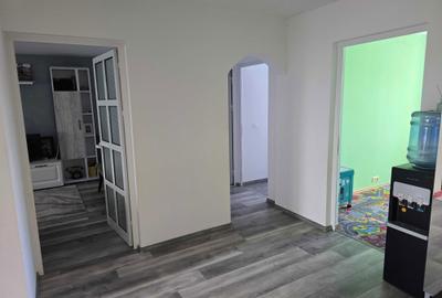 Apartament cu 3 camere decomandat în Sascut - 5