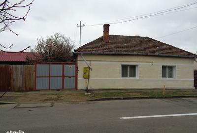 Casă cu 3 camere cu Teren 1123 Mp în Bujac - 1