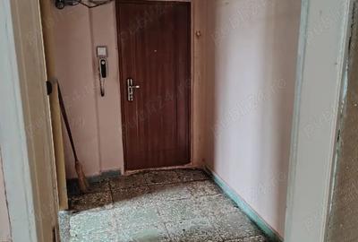 Apartament cu 2 camere semidecomandat în Circumvalațiunii - 1