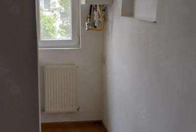 Apartament cu 3 camere semidecomandat în Micro 15 - 3