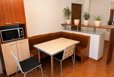 Apartament cu 3 camere decomandat în 13 Septembrie