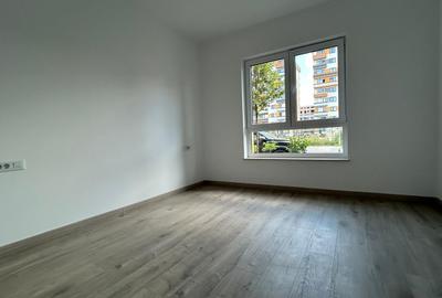 Apartament cu 2 camere decomandat în Tractorul - 3