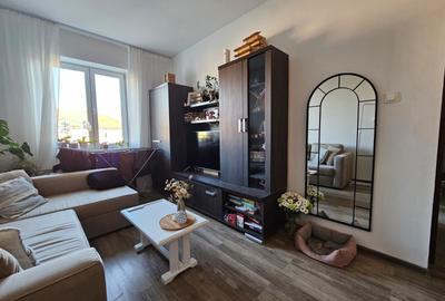 Apartament cu 2 camere decomandat, mobilat în Aeroport