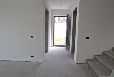 Casă cu 4 camere cu Teren 601 Mp în Central