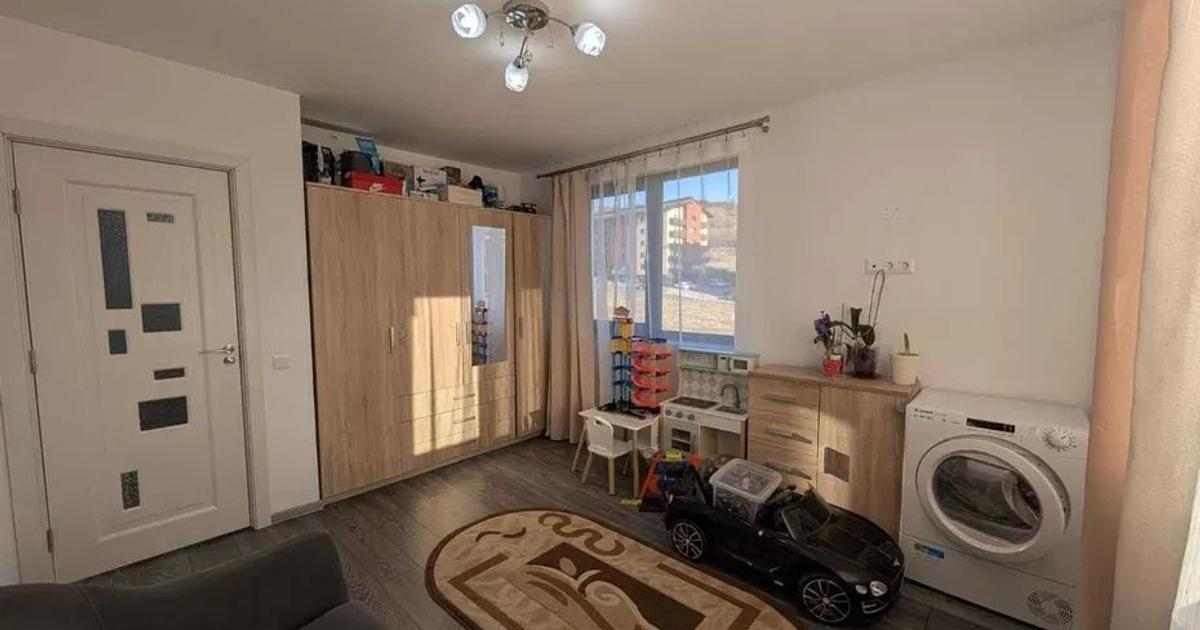 Apartament cu 3 camere semidecomandat în Florești — fotografia 2