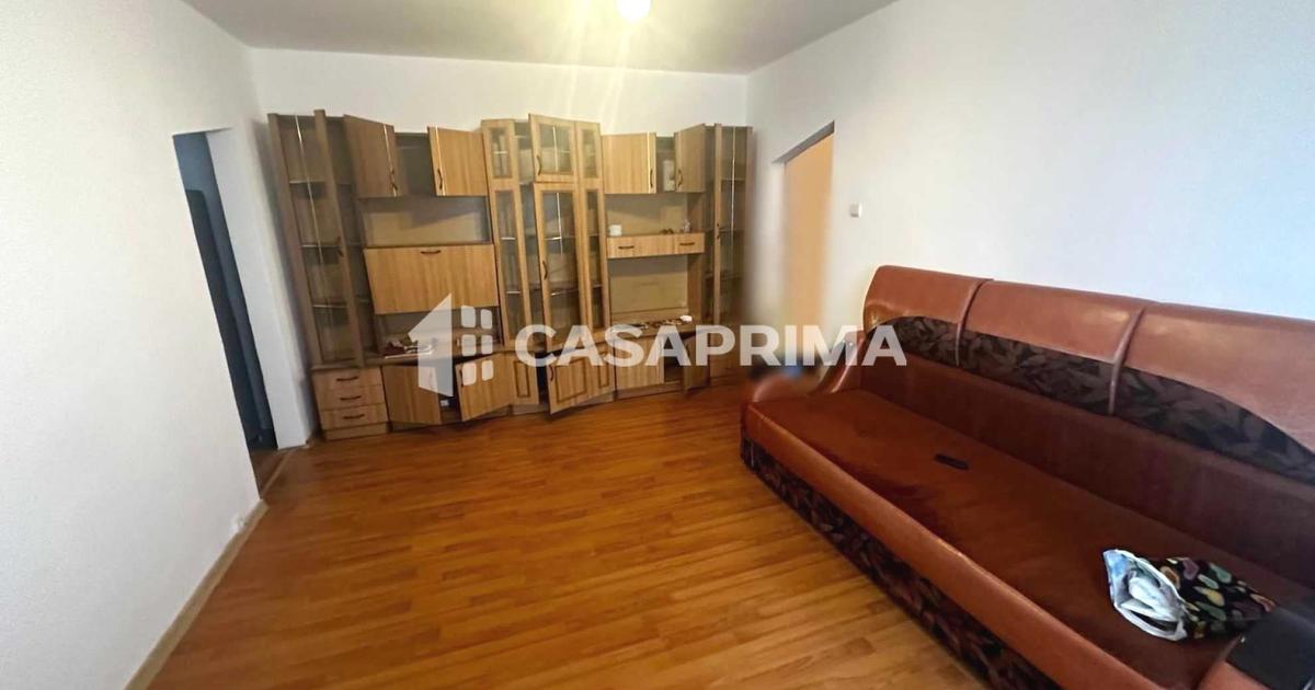 Apartament cu 3 camere semidecomandat în Dacia — fotografia 3