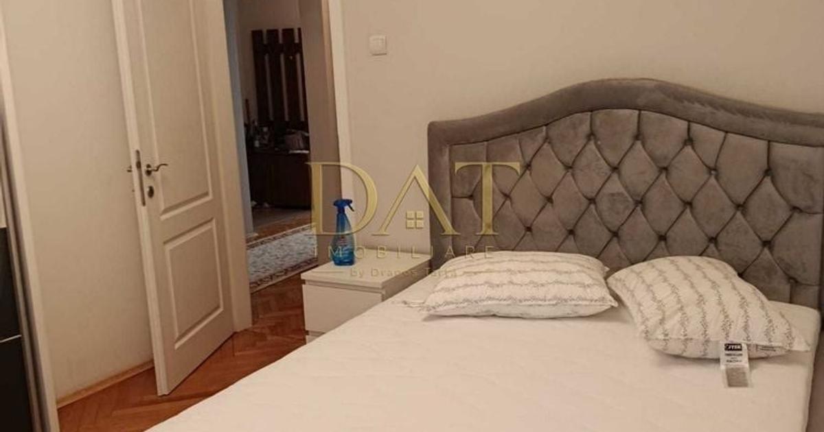 Apartament cu 3 camere decomandat în Central — fotografia 3