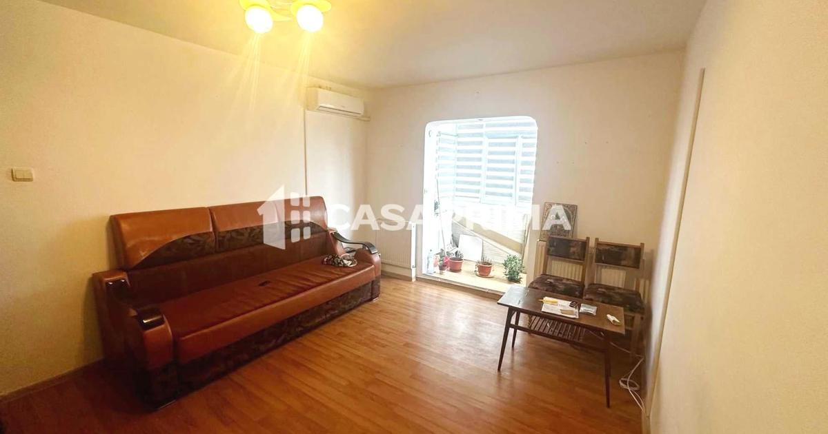 Apartament cu 3 camere semidecomandat în Dacia — fotografia 1