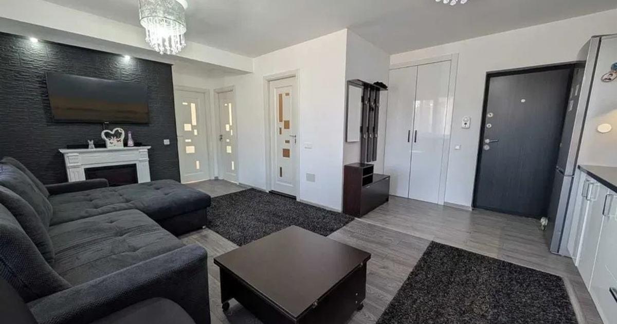 Apartament cu 3 camere semidecomandat în Florești — fotografia 1