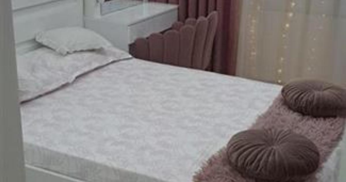 Apartament cu 3 camere decomandat, mobilat în Cug — fotografia 3